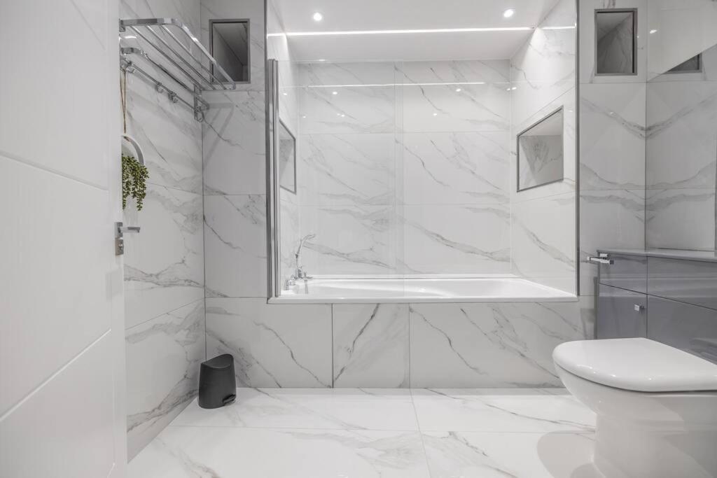 The Pocklington - The Golden Mile Suite Leicester Extérieur photo